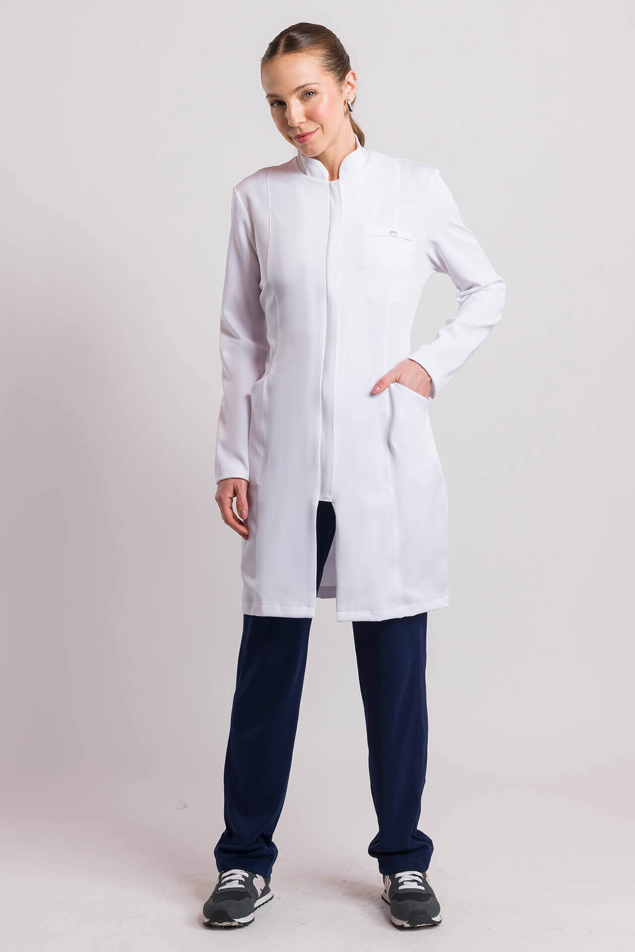 Bata Elegance blanca