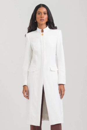 Bata Jordana blanca